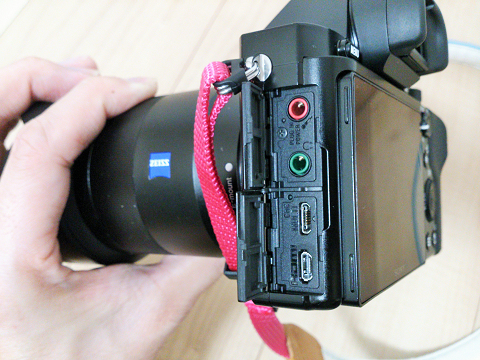 α7のUSBポート付近の画像